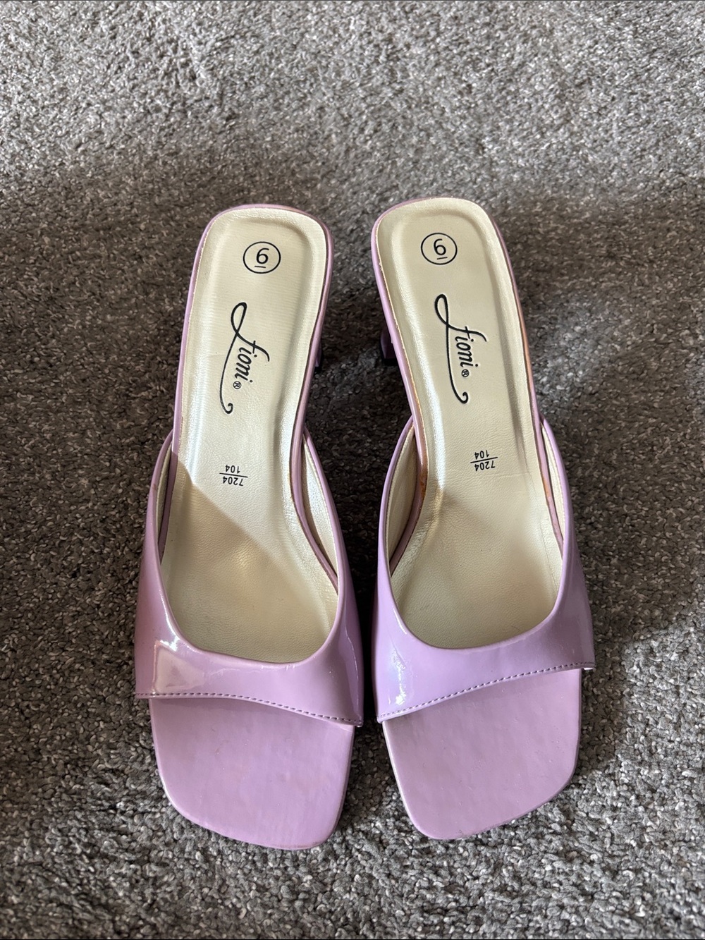FIONI Clothing Lilac Patent Slide Mules